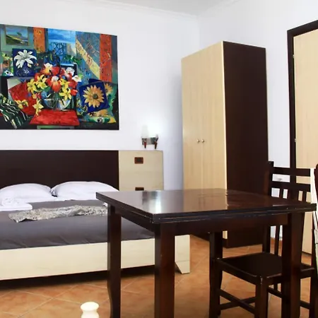 Edurres Beachfront 4 Дуррес